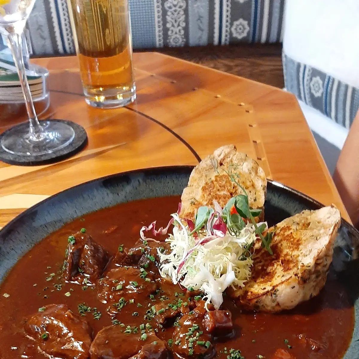 Hirschgulasch Mit Semmelknödel