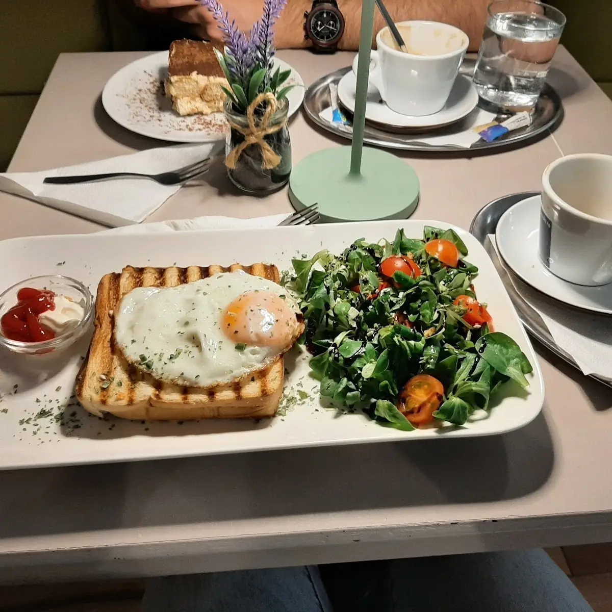 Schinken-käse-toast Mit Spiegelei