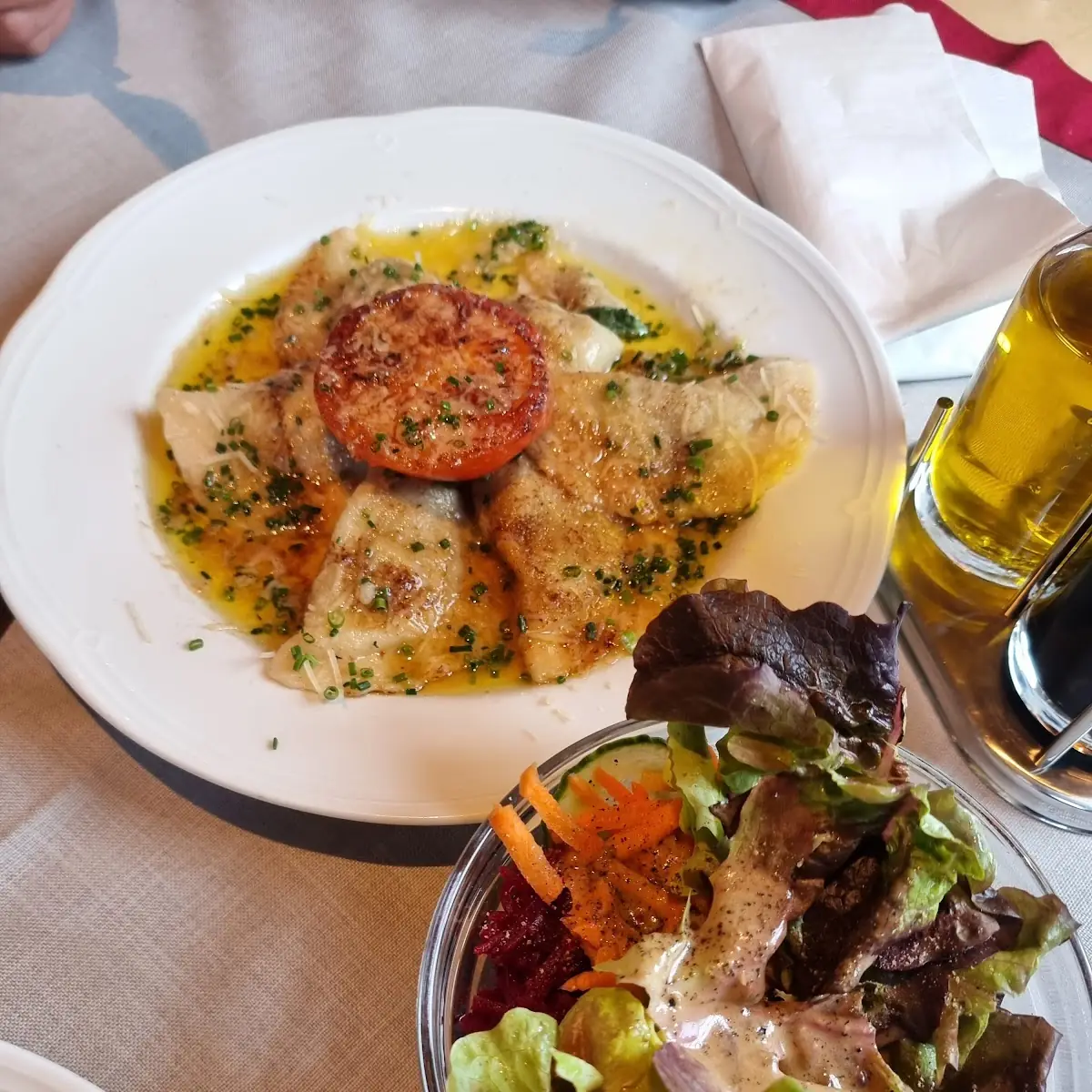 Ravioli Sa Špinata I Salata