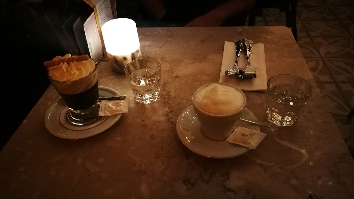 Wien Mellange Cafe