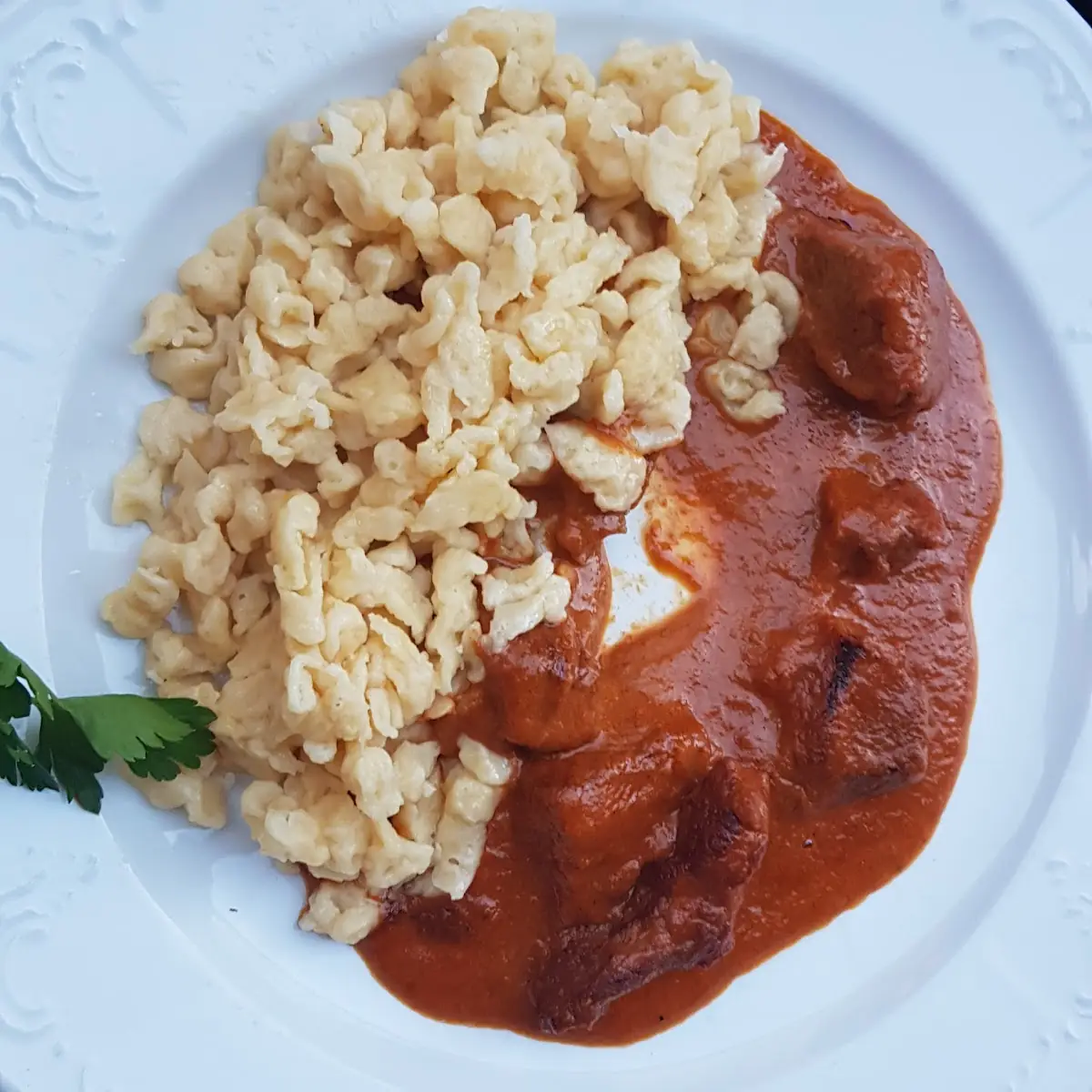 Kalbsrahmgulasch Mit Spätzle