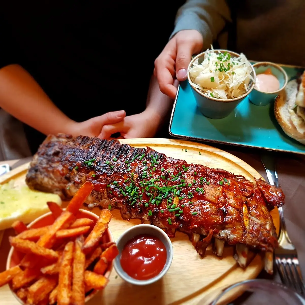 Spareribs Legendero & Cheeseburger