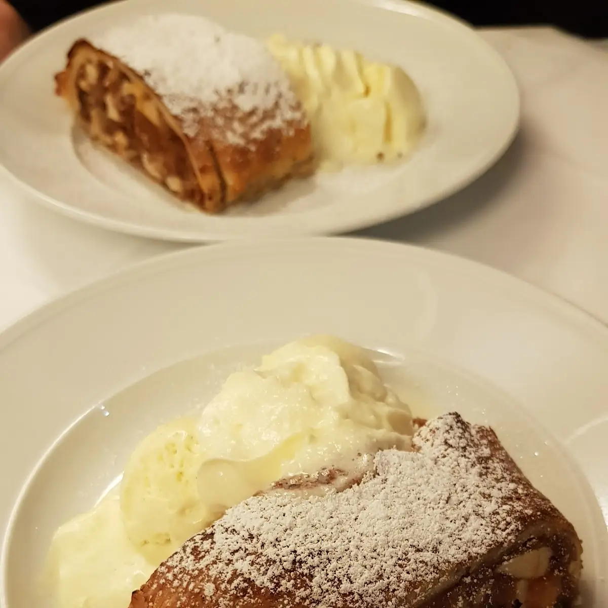 Hausgemachter Apfelstrudel