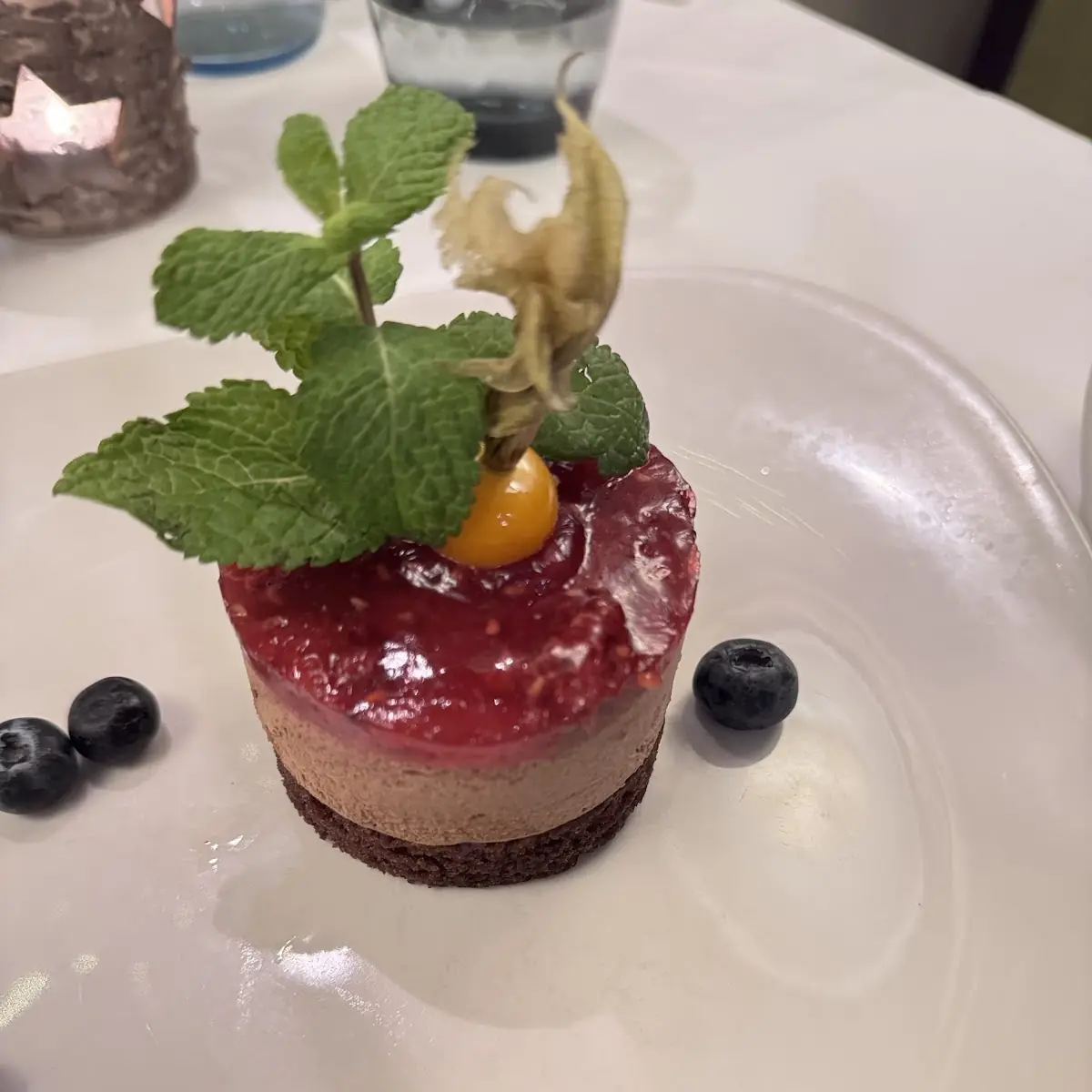 Himbeer-schokomousse-törtchen