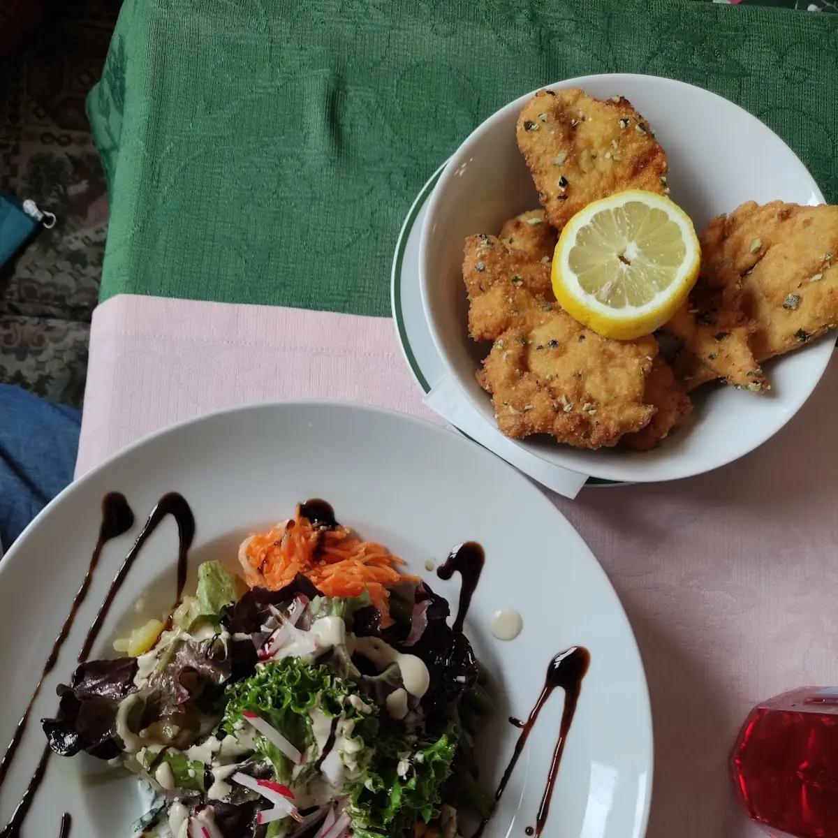 Backhendl Salat