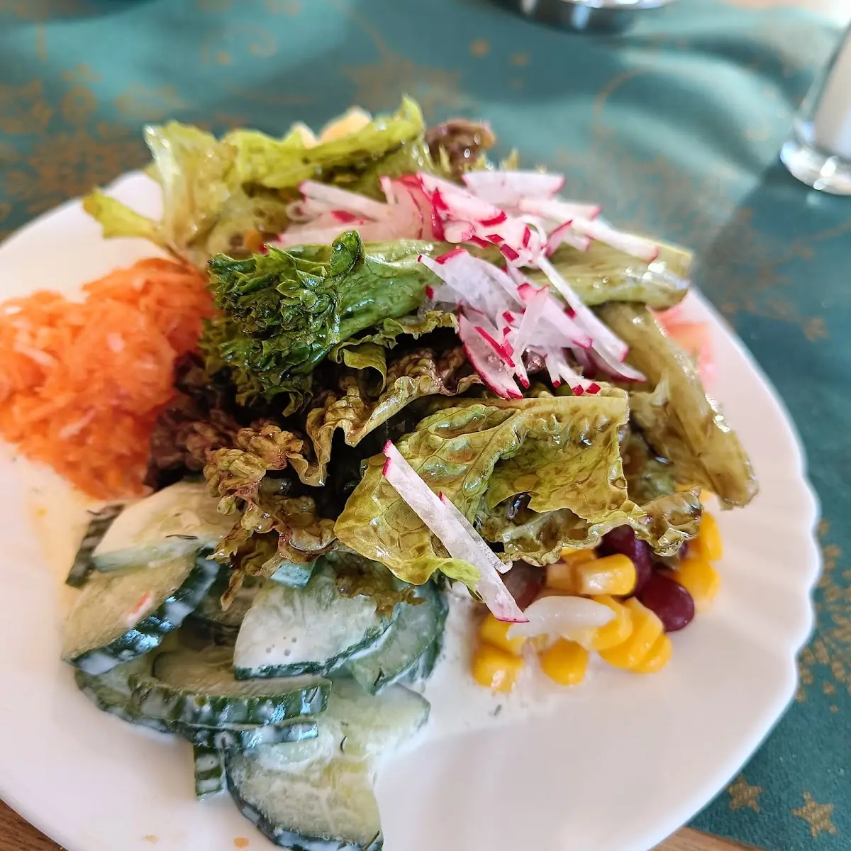 Nur Ein Beilagensalat Mit Am Gschmackal