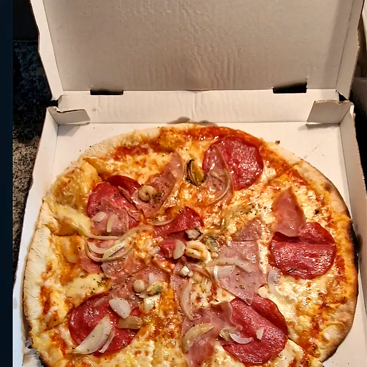 Extra Salami Und Schinken