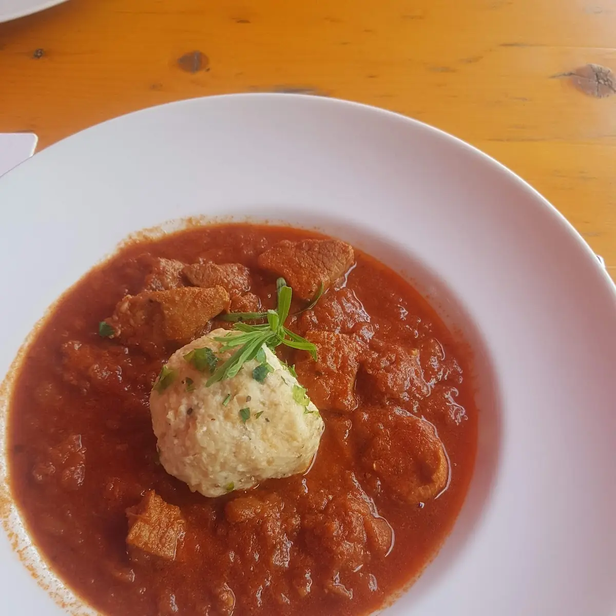Kalbsgulasch Mit Semmelknödel