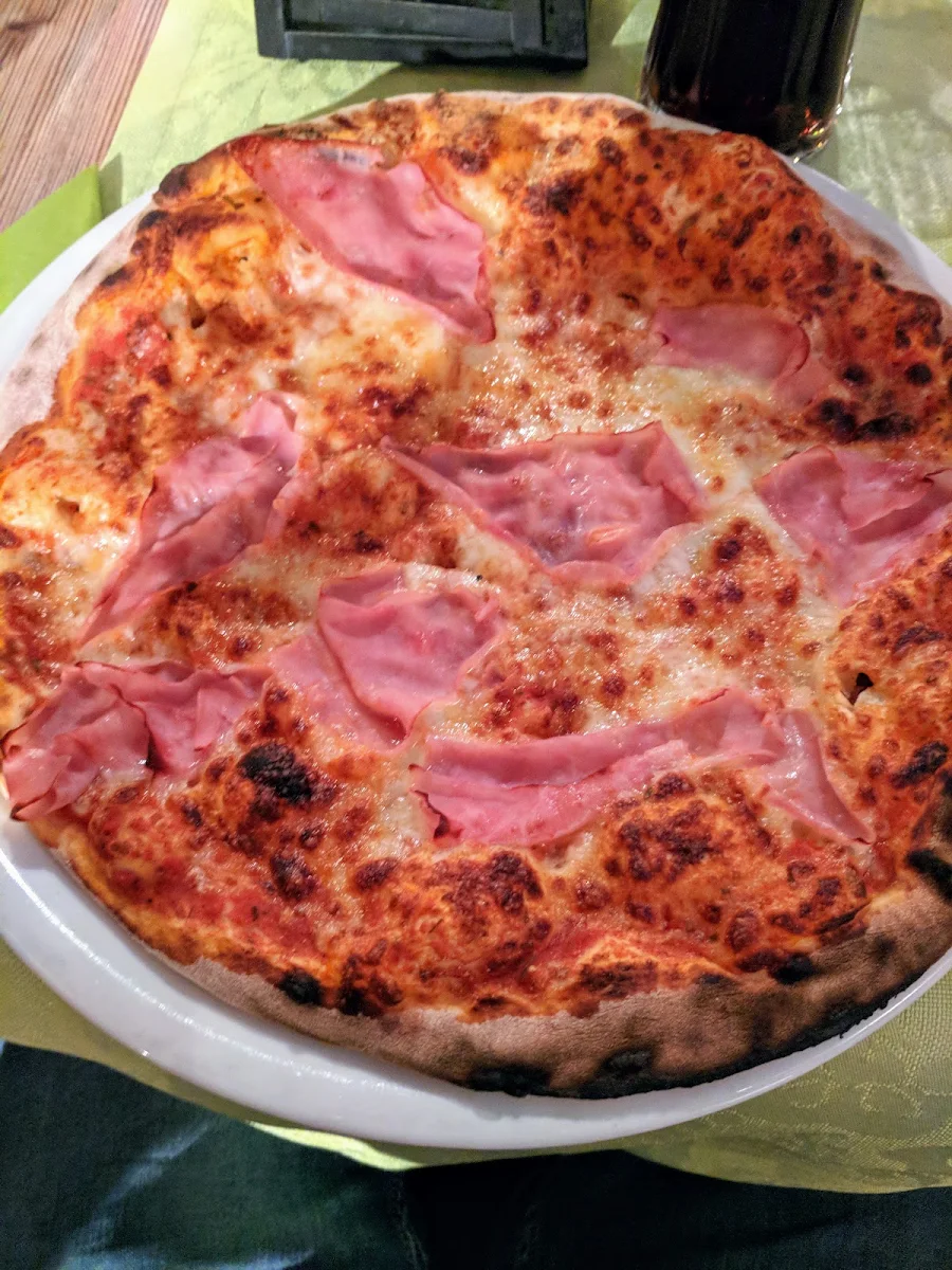 Schinken Pizza
