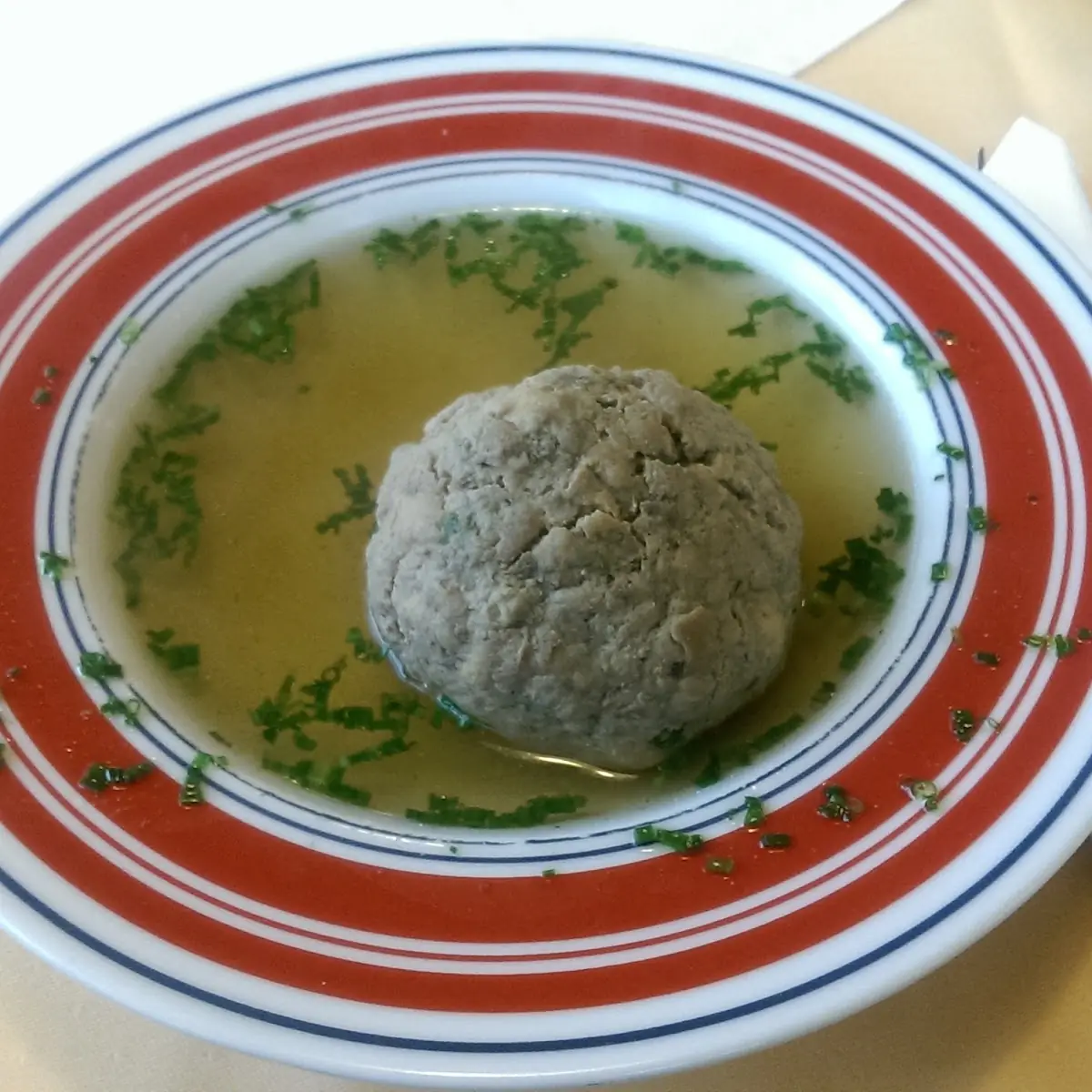 Leberknödelsuppe
