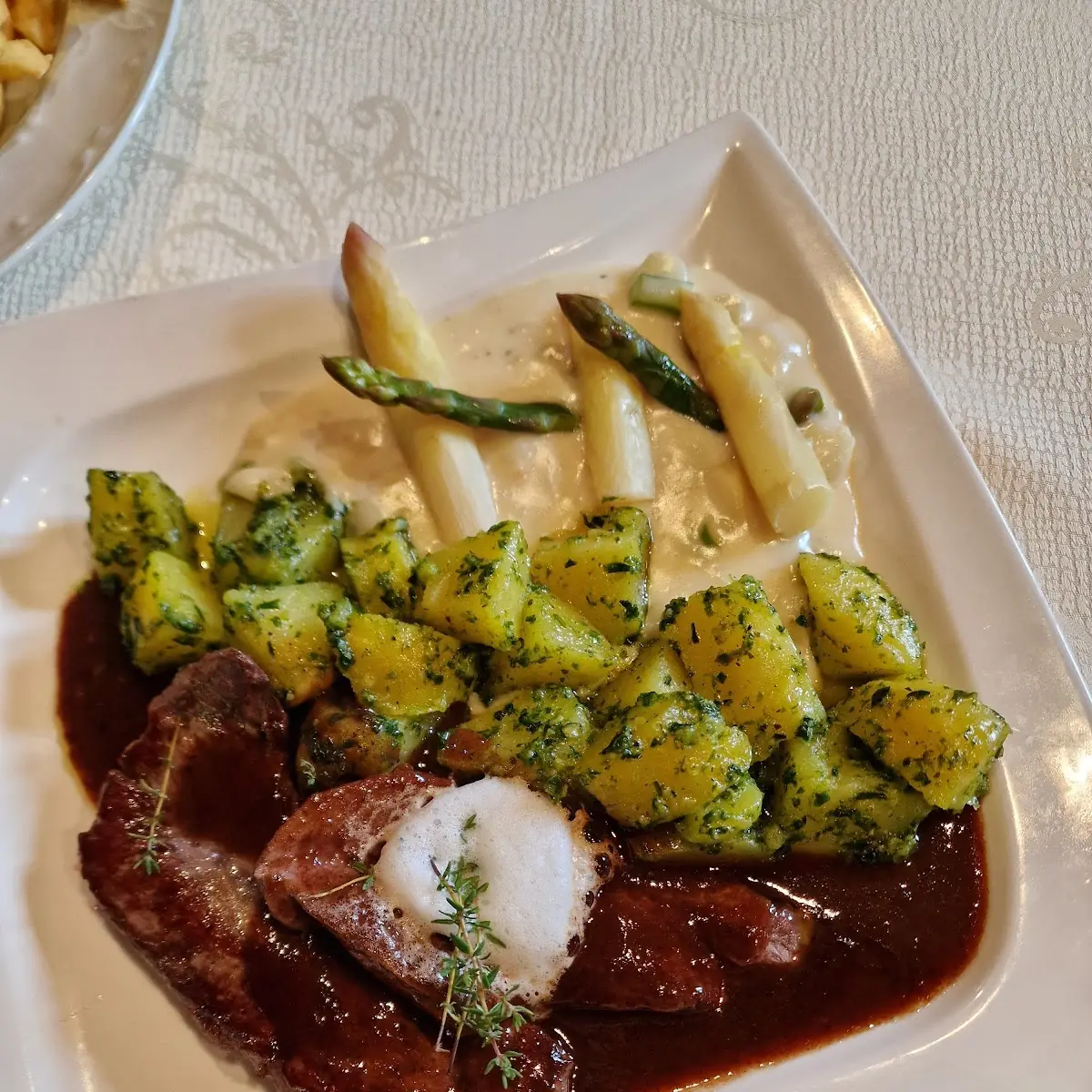 Maibockschnitzel In Rotweinsauce