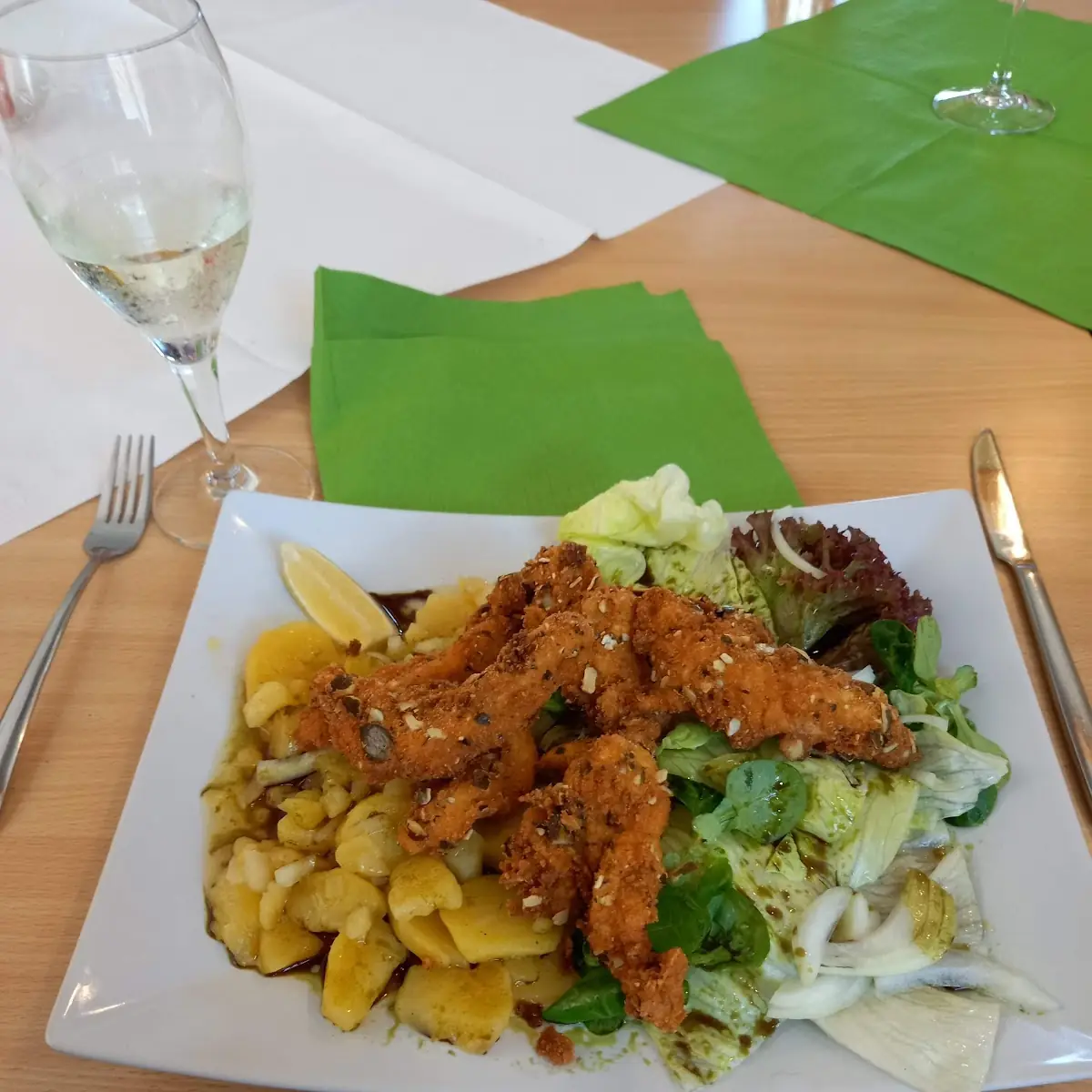 Hühnerstreifensalat In Kürbispanade, Gaaser Dorfstube