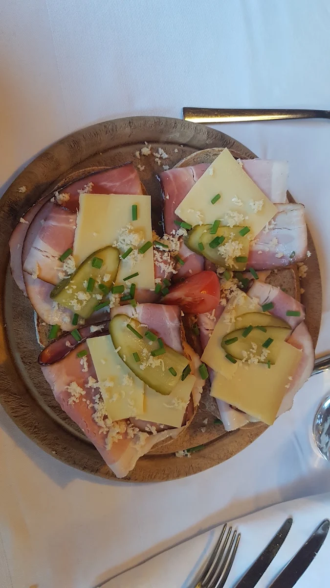 Schinkenbrot Mit Speck Und Käse