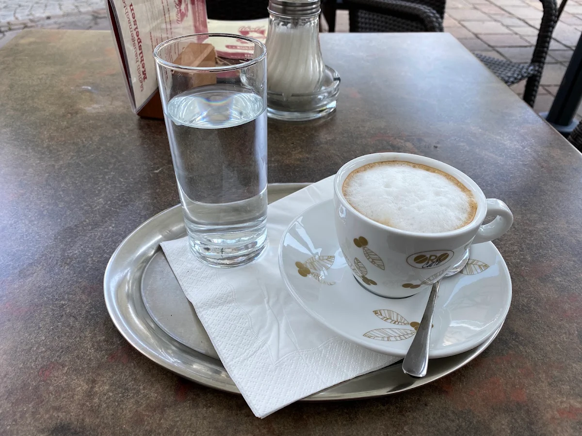 Glas Wasser Und Melange