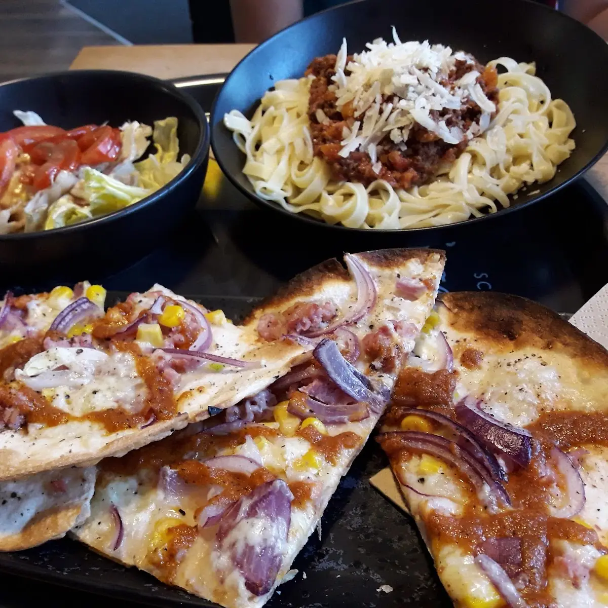 Flamkuchen Nr 3 Und Tagliatelli Bolognese Pasta
