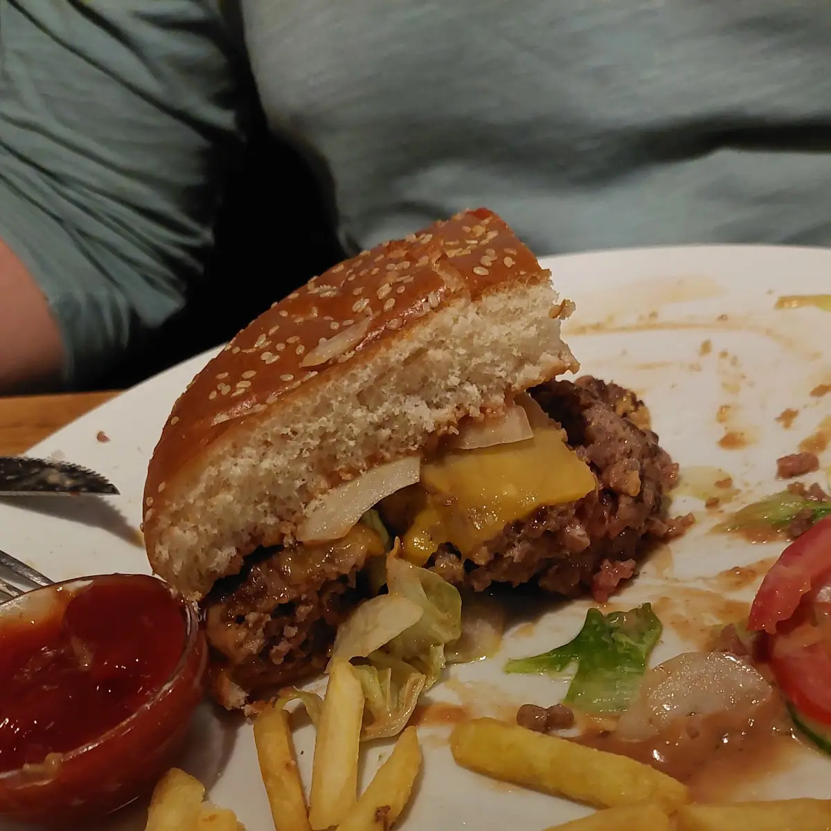 Schweinscnitzel Mit Pommes