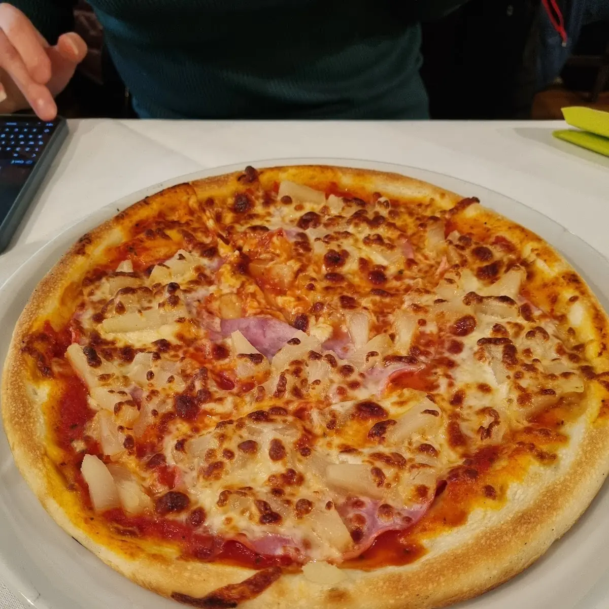 Pizza & Ananas