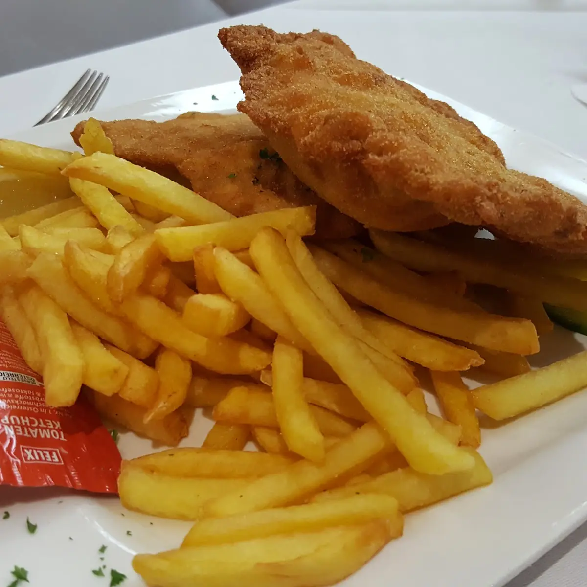 Wiener Schnitzel Mit Pommes