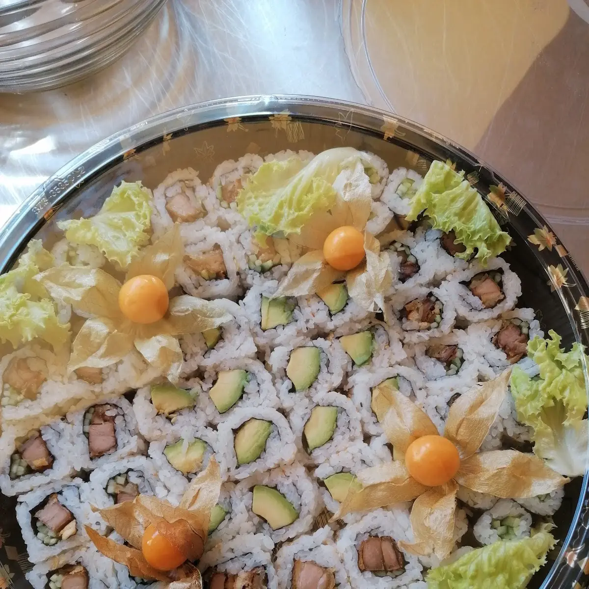 Ente Und Avokado Maki