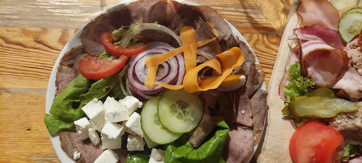 Saures Rindfleisch Mit Schafskäse