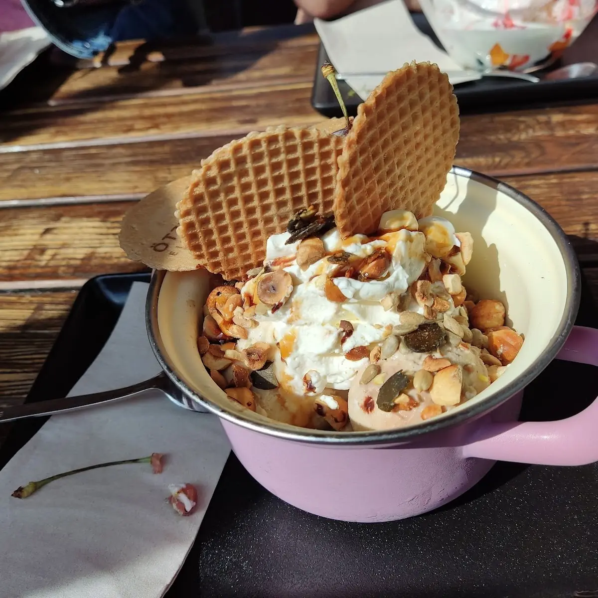 Nussbecher