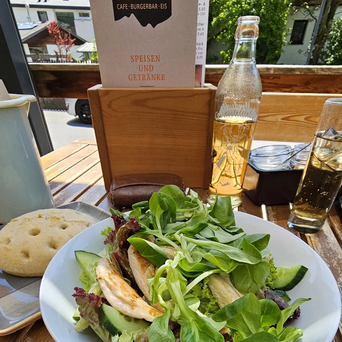 Salat Mit Gegrillten Hühnerfiletstreifen