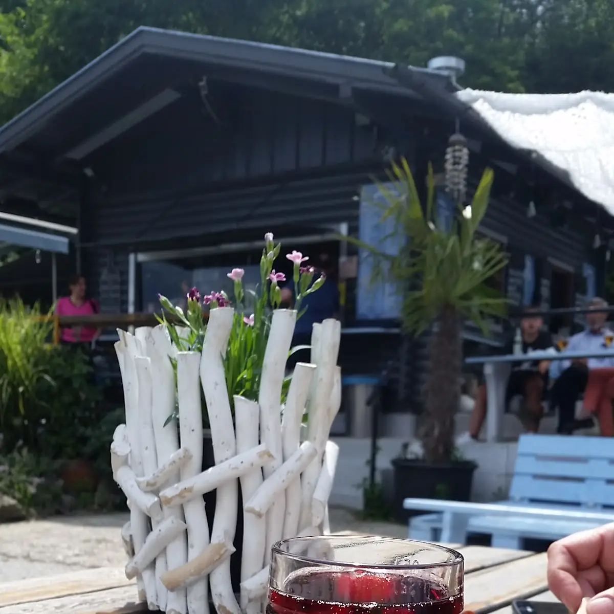 Roter Spritzer
