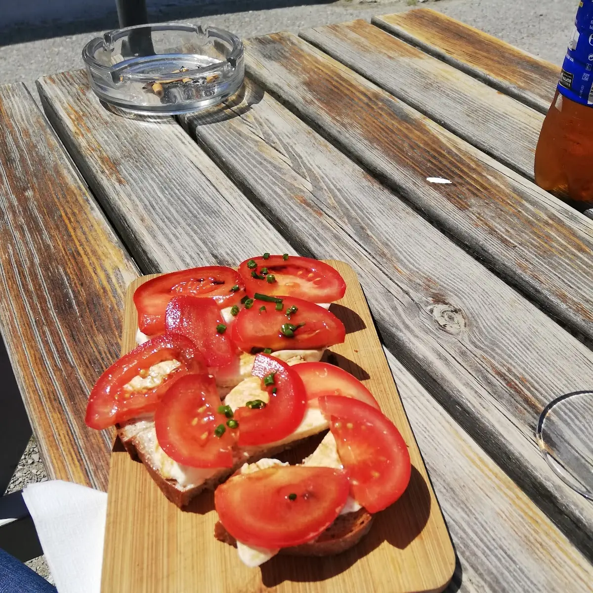 Tomate-mozzarella Brot