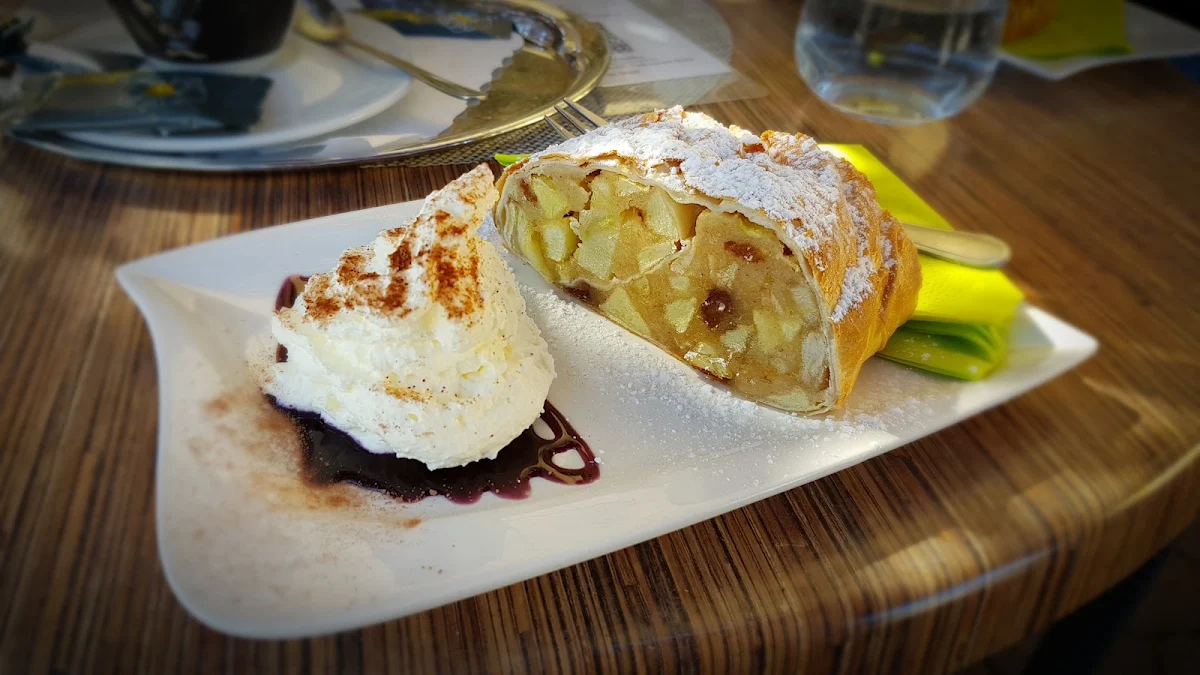 Apfelstrudel