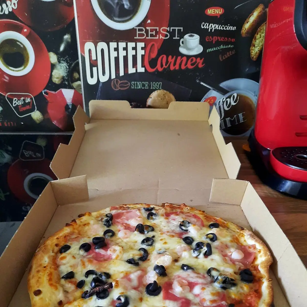 Wunsch Pizza Klein Schinken Salami Shrimps Und Oliven