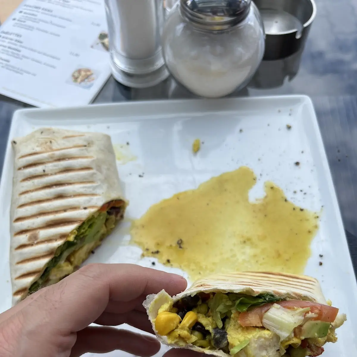 Grilled Veggies & Kräuter Joghurt Sauce Wrap