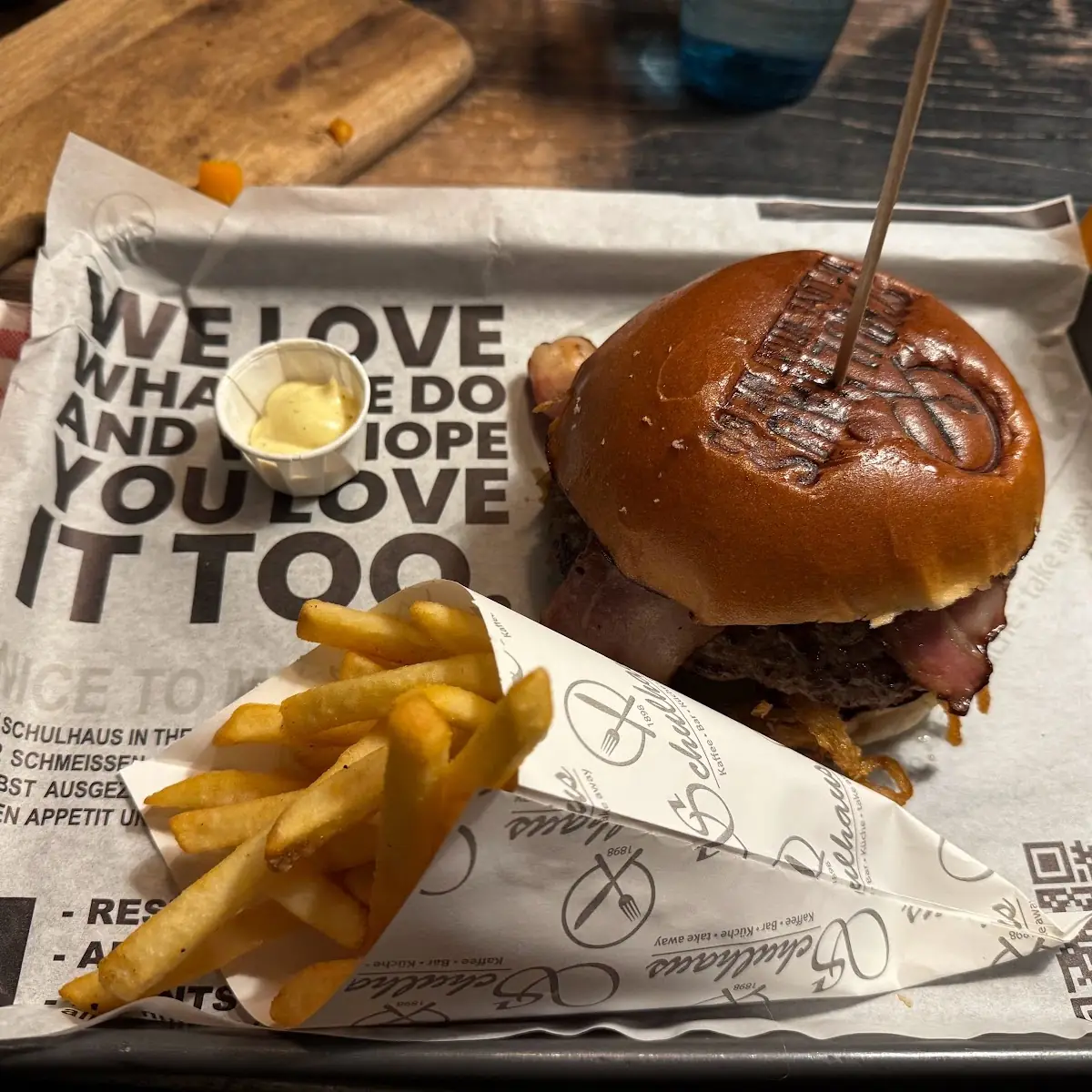 Burger Mit Pommes