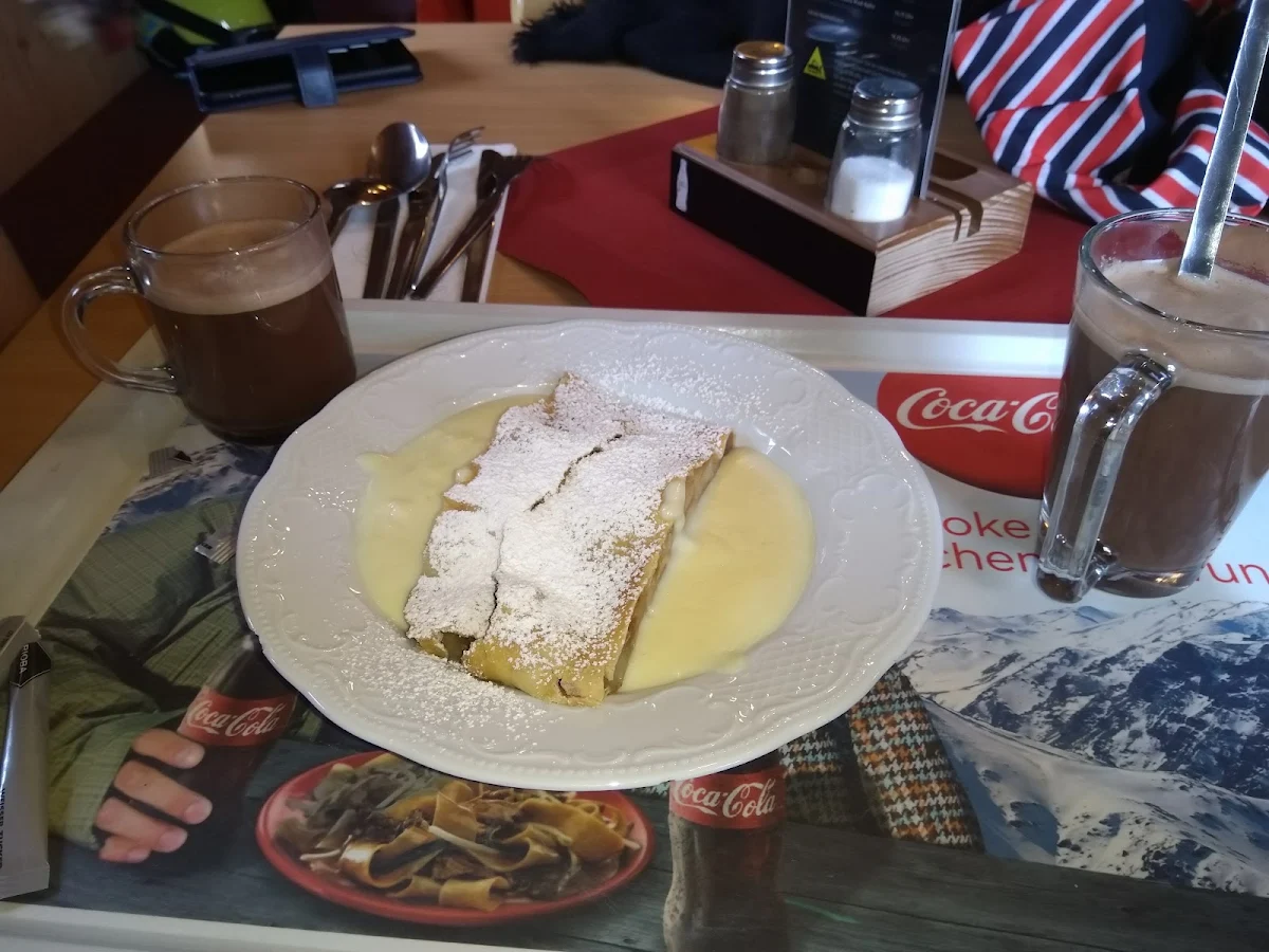 Apfelstrudel Mit Vanillesause