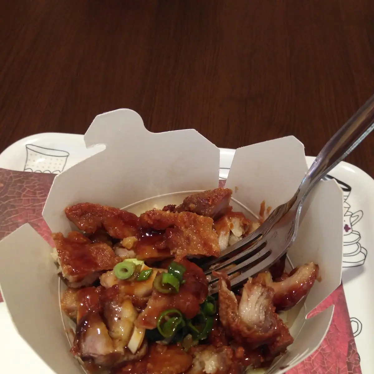 Hühnerkeule Mit Gebratenem Reis