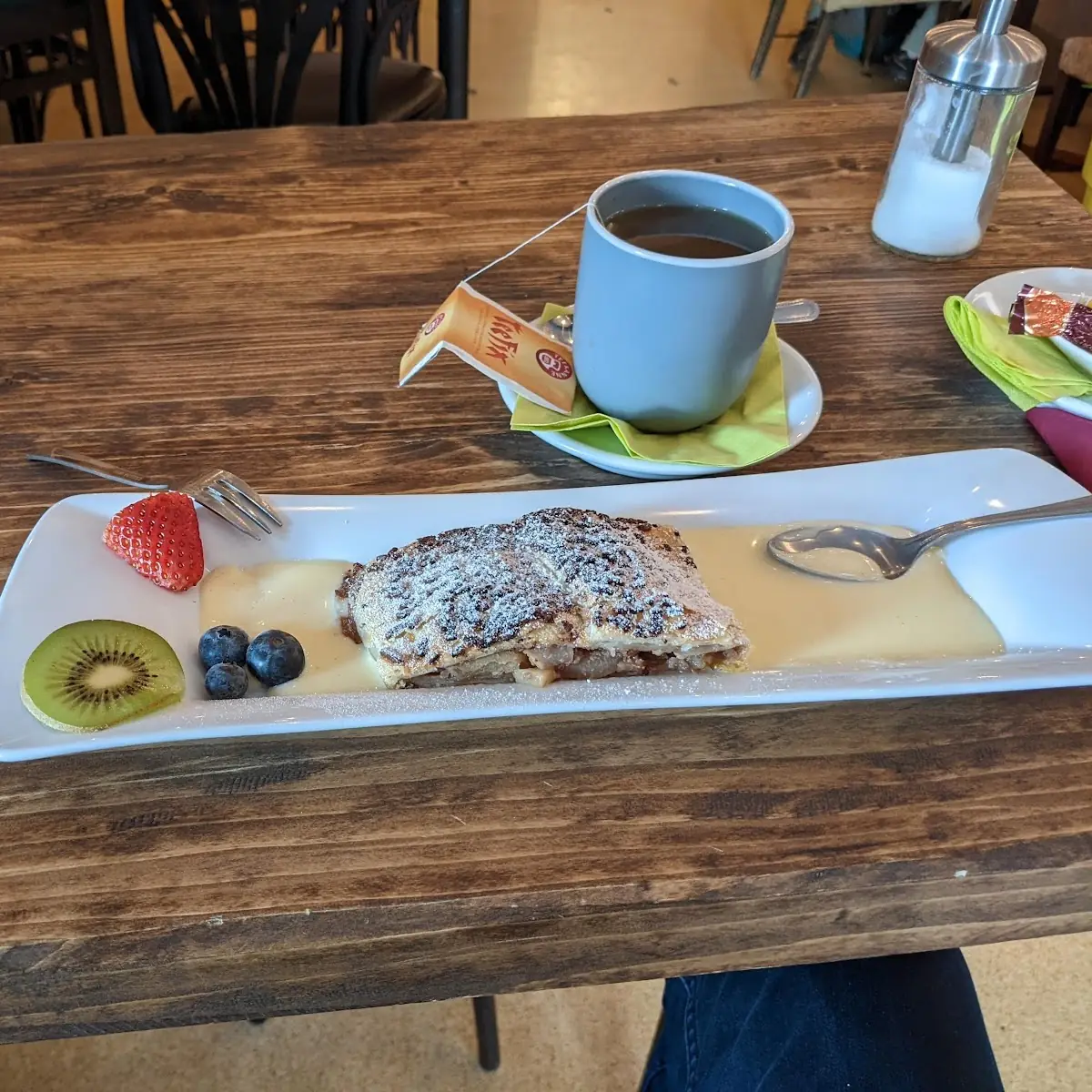 Apfelstrudel Mit Vanilleeis