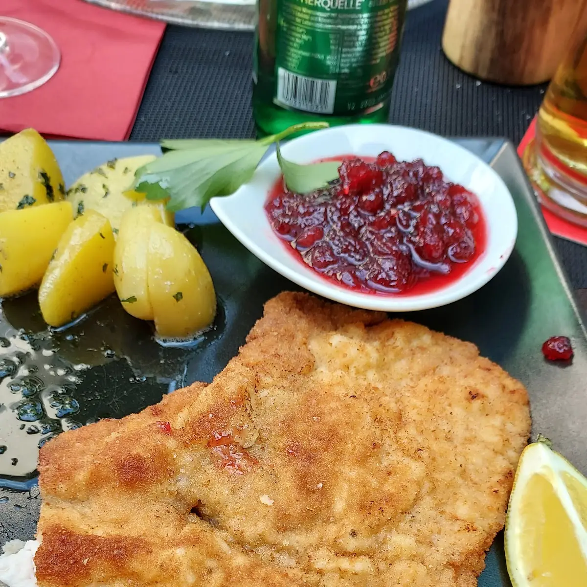 Wiener Schnitzel Mit Kartoffeln Ein Muss In Der Schmiede