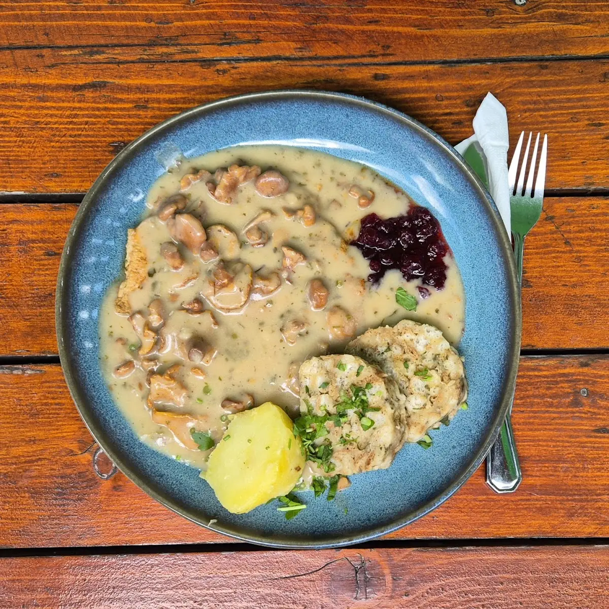 Eierschwammer Mit Semmelknödl