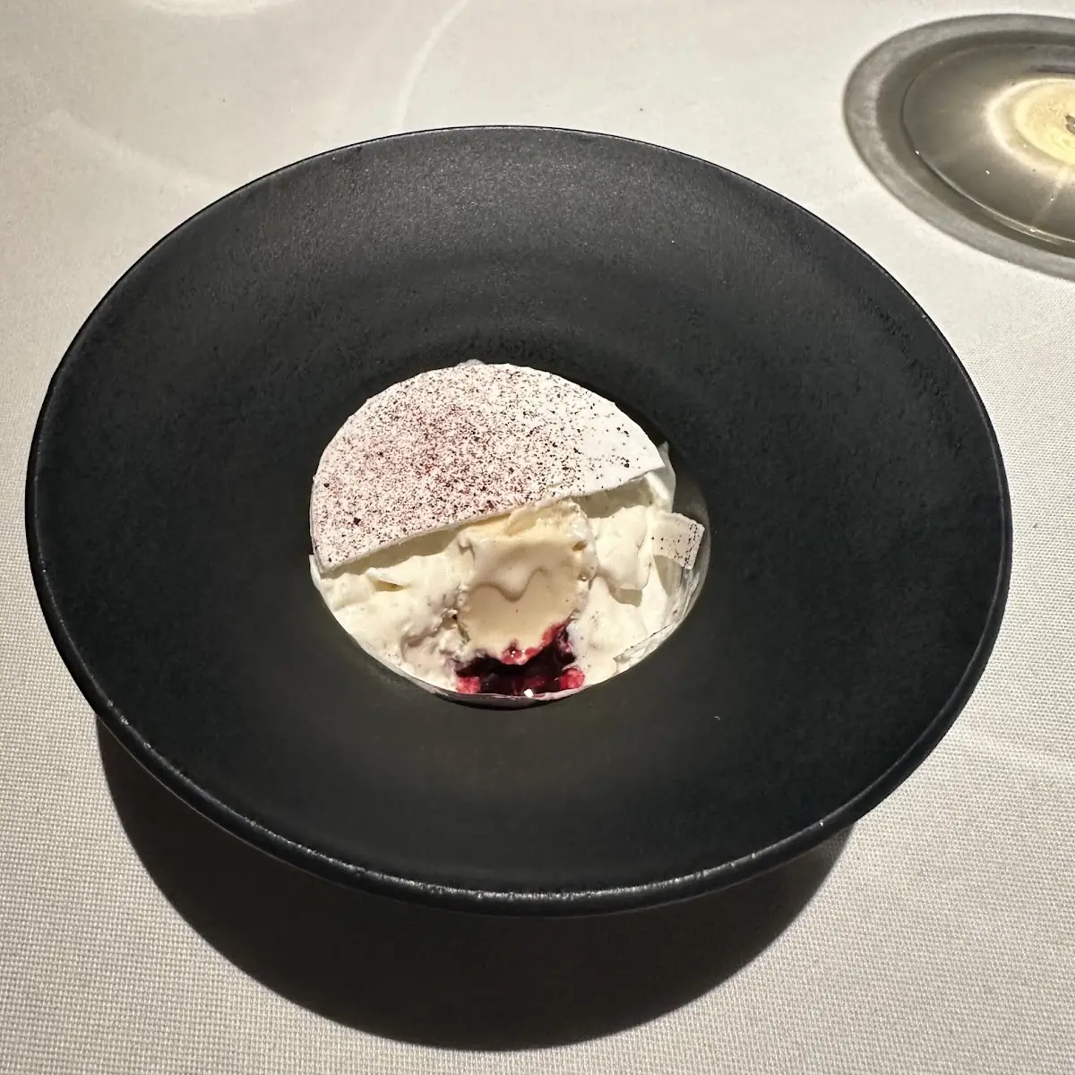 Johannisbeere • Creme Chantilly • Merengue