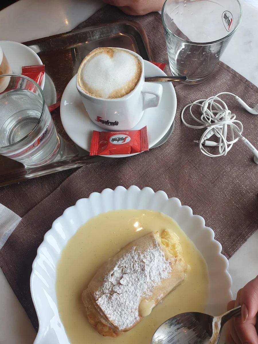 Apfelstrudel