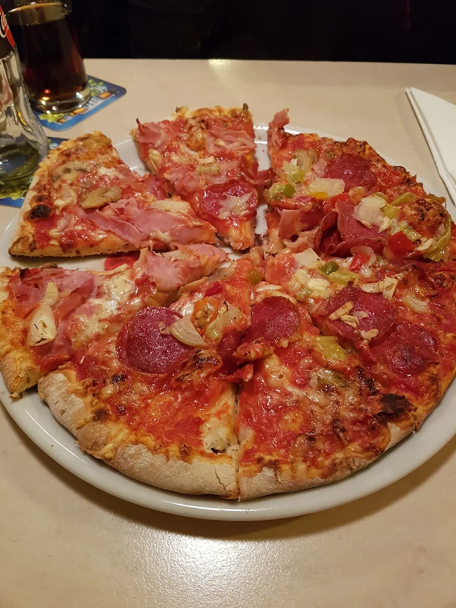 Hauspizza