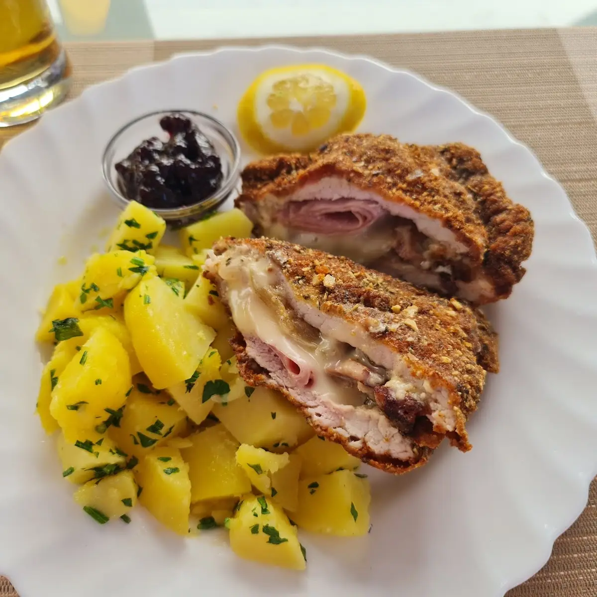 Cordon Bleu Mit Petersiliekartoffel