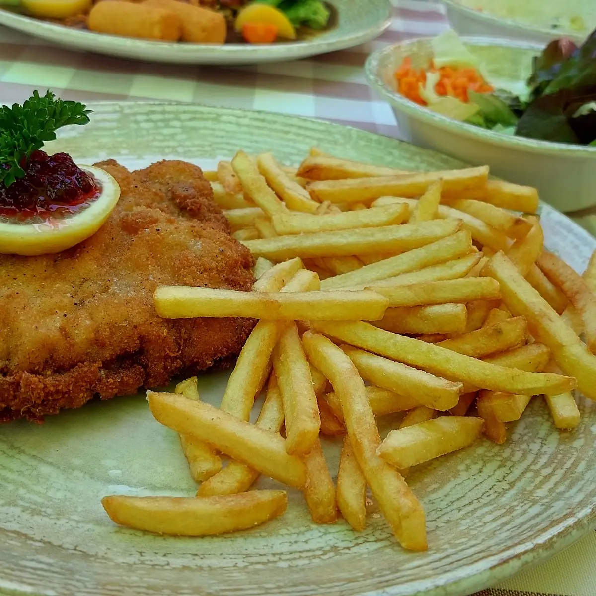 Cordon Bleu Pommes Und Salat