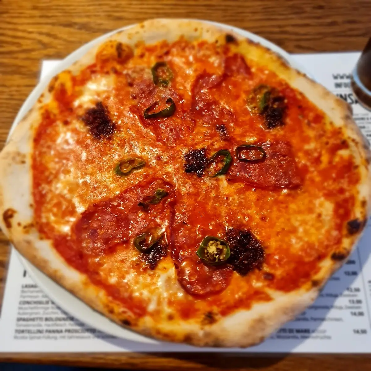 Salamipizza Mit Zwiebeln