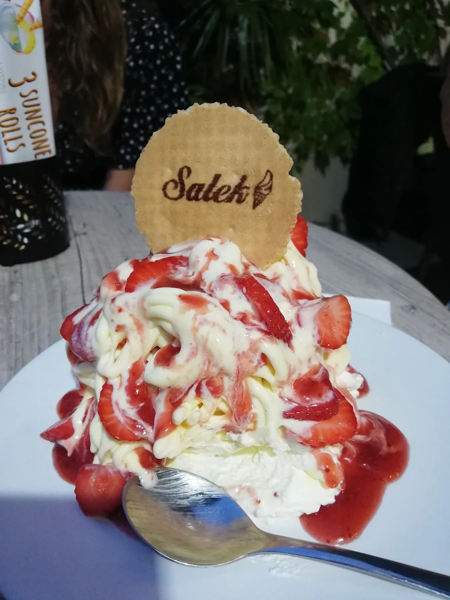 Spaghetti Eis Mit Erdbeere