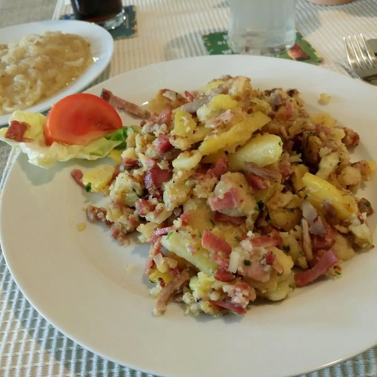 Bauerngröstl Mit Sauerkraut