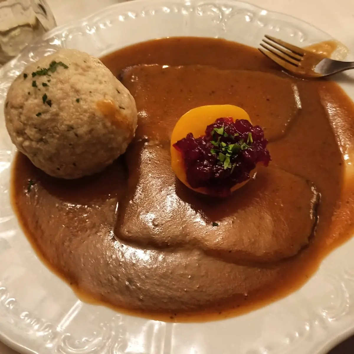 Rindfleisch Mit Saft Und Srmmelknödel
