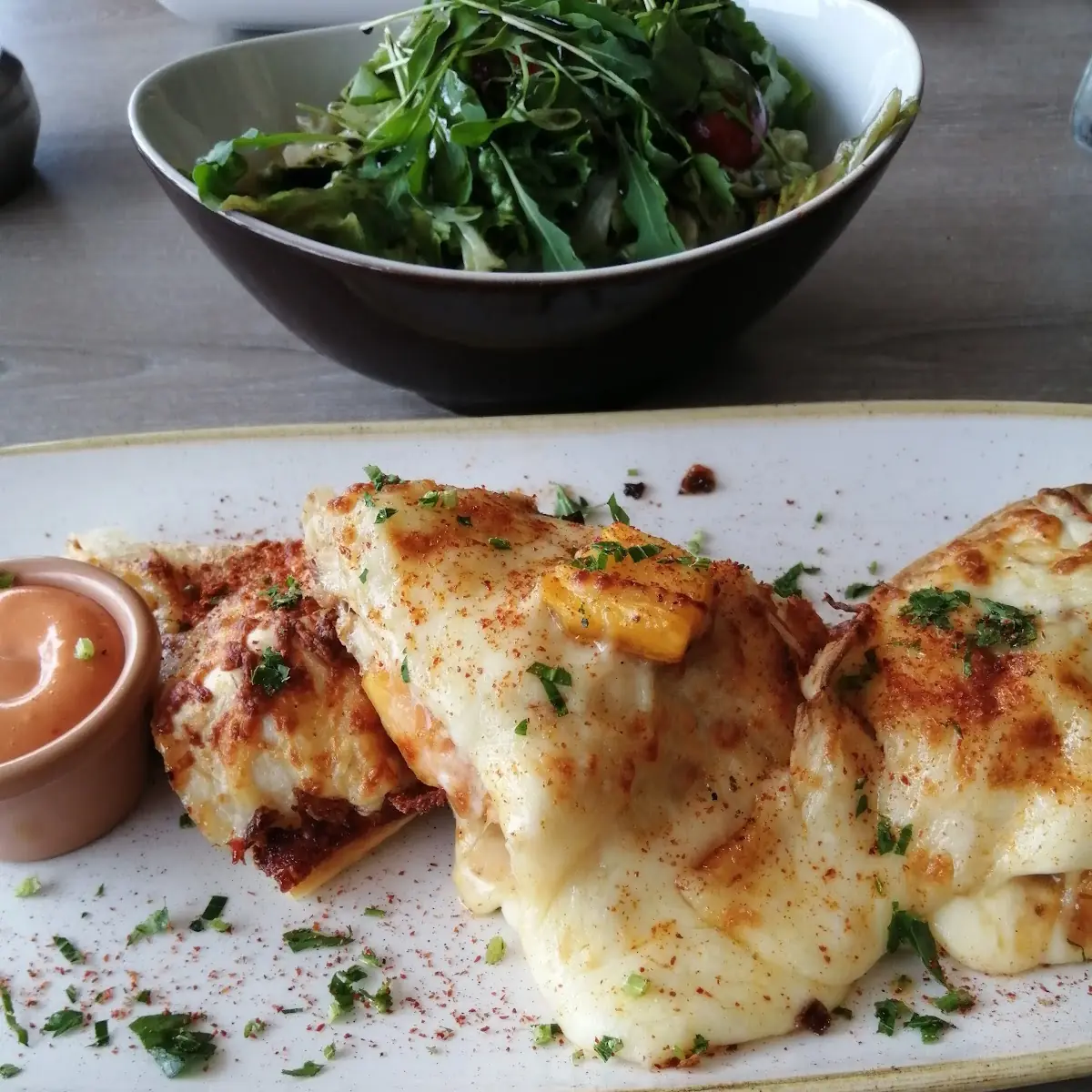 Quesadilla Con Carne