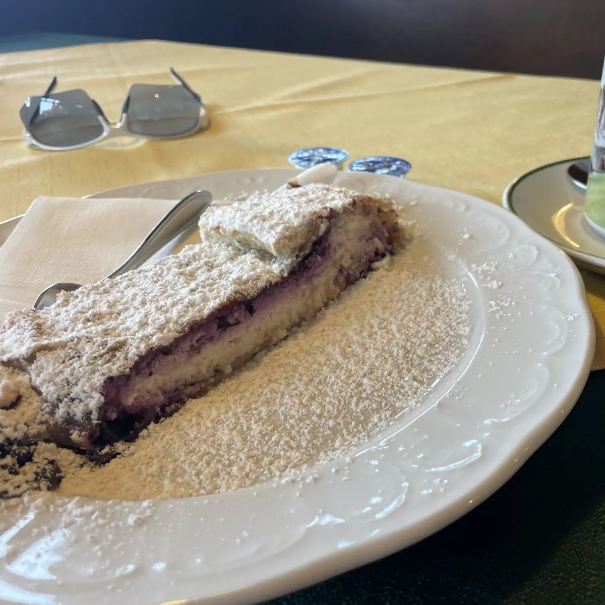 Mohntopfenstrudel