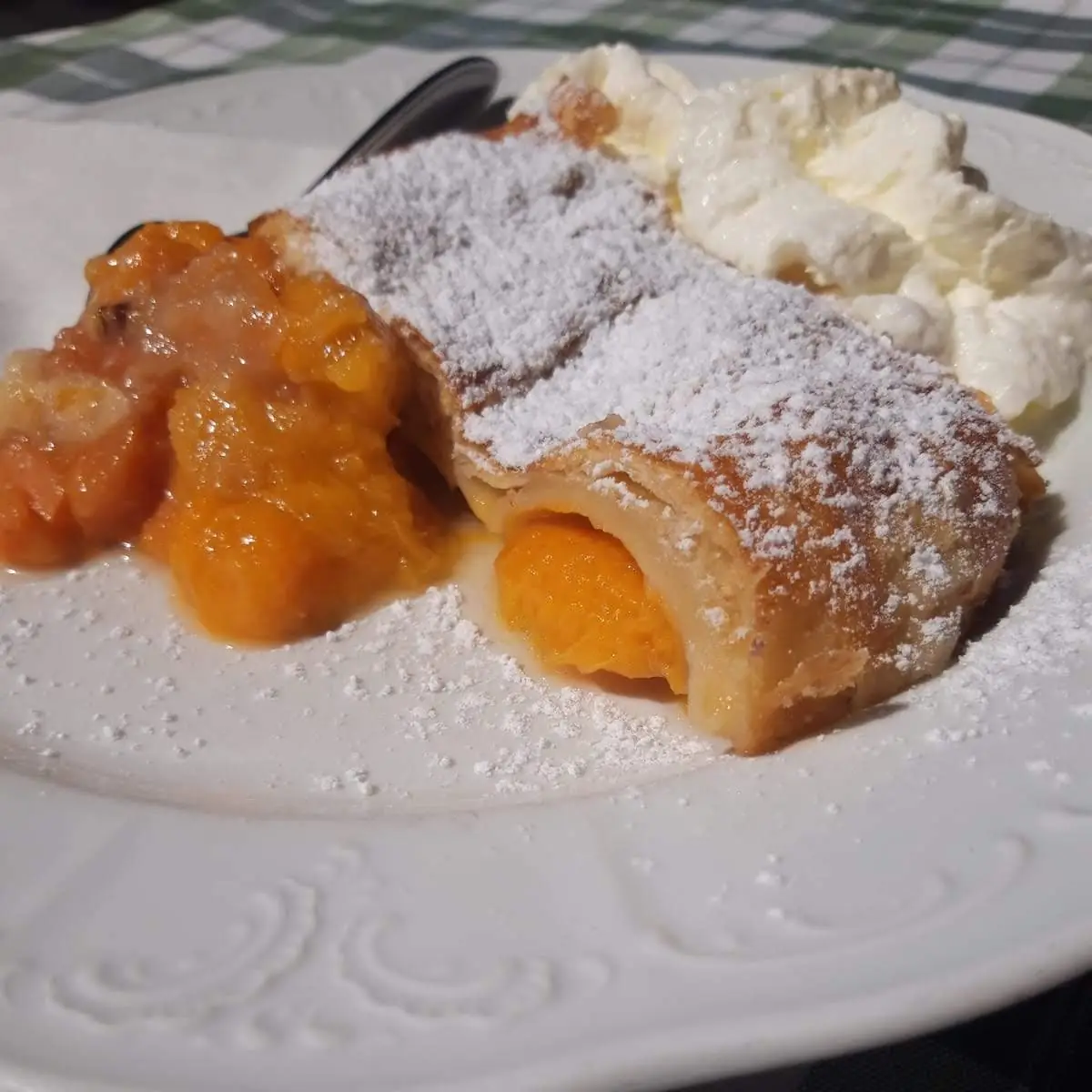 Strudel All'albicocca