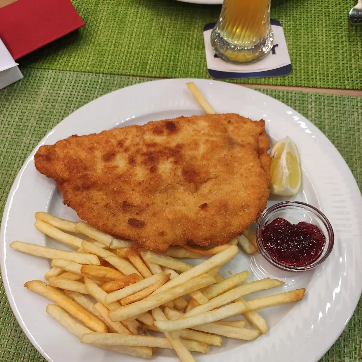 Schnitzel Servus Europa Restaurant